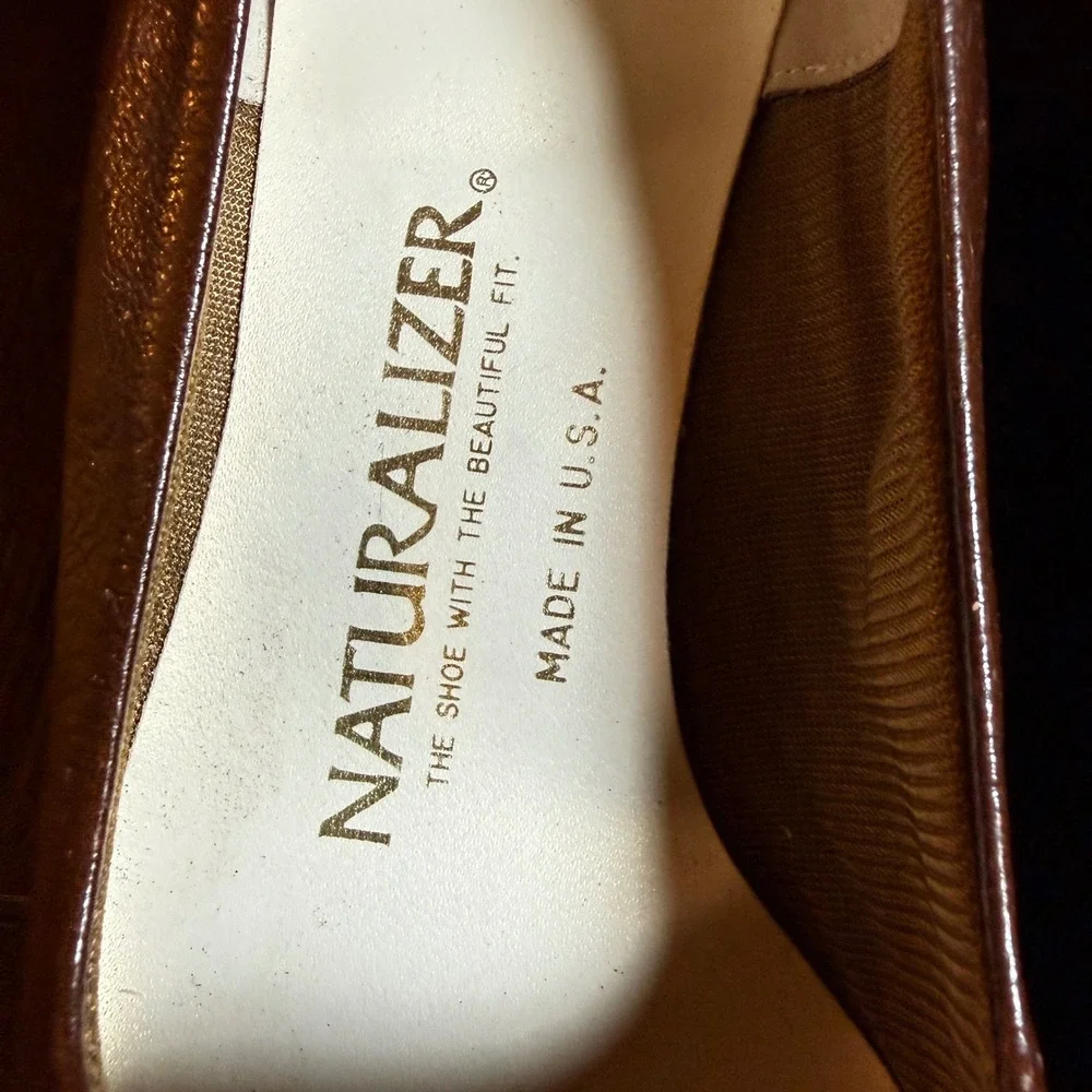 Naturalizer Brown Two Tone Leather Block Vintage Heel Pumps Square Toe 6.5 AA/B